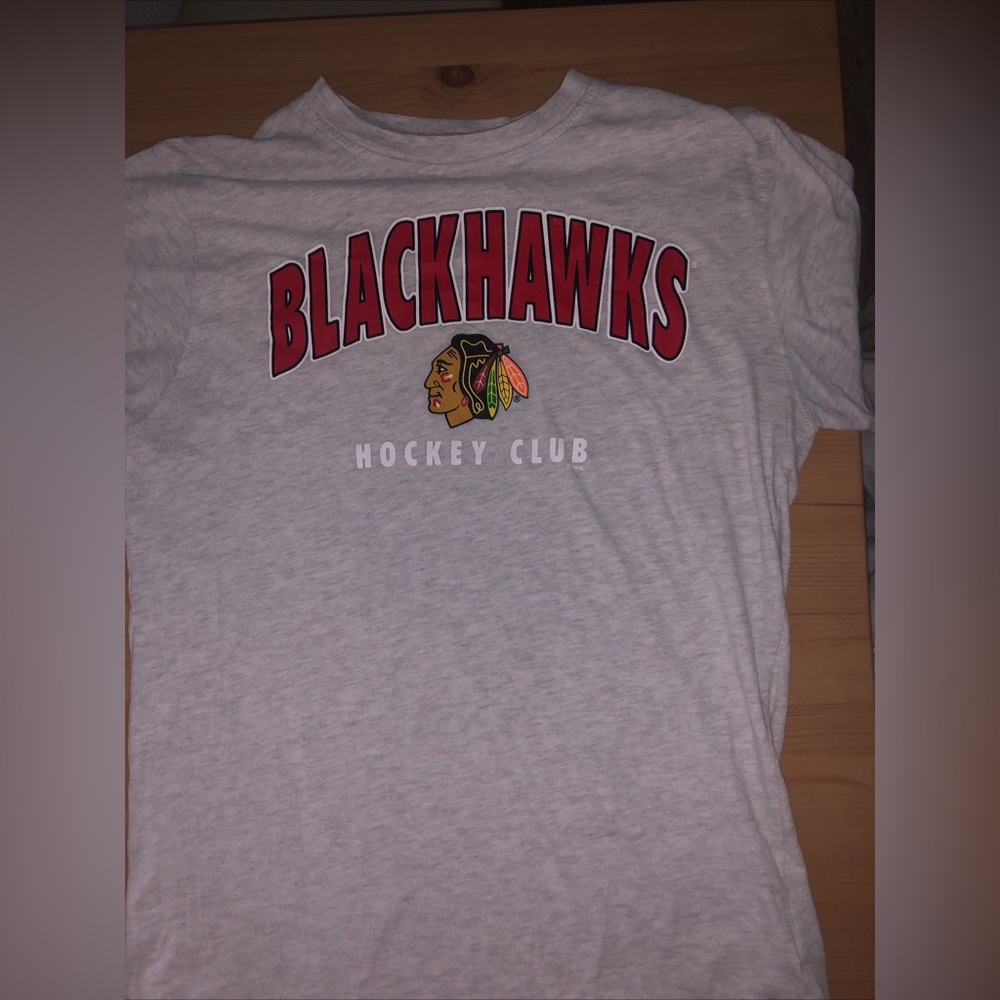 Blackhawks medium tee shirt
